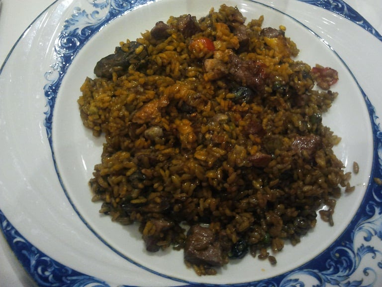 plato-de-arroz-magro-verduras